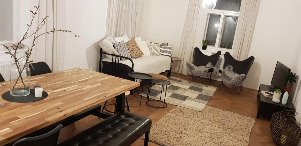 Stara Skola Hedec Aparthotel กราลิกี ภายนอก รูปภาพ
